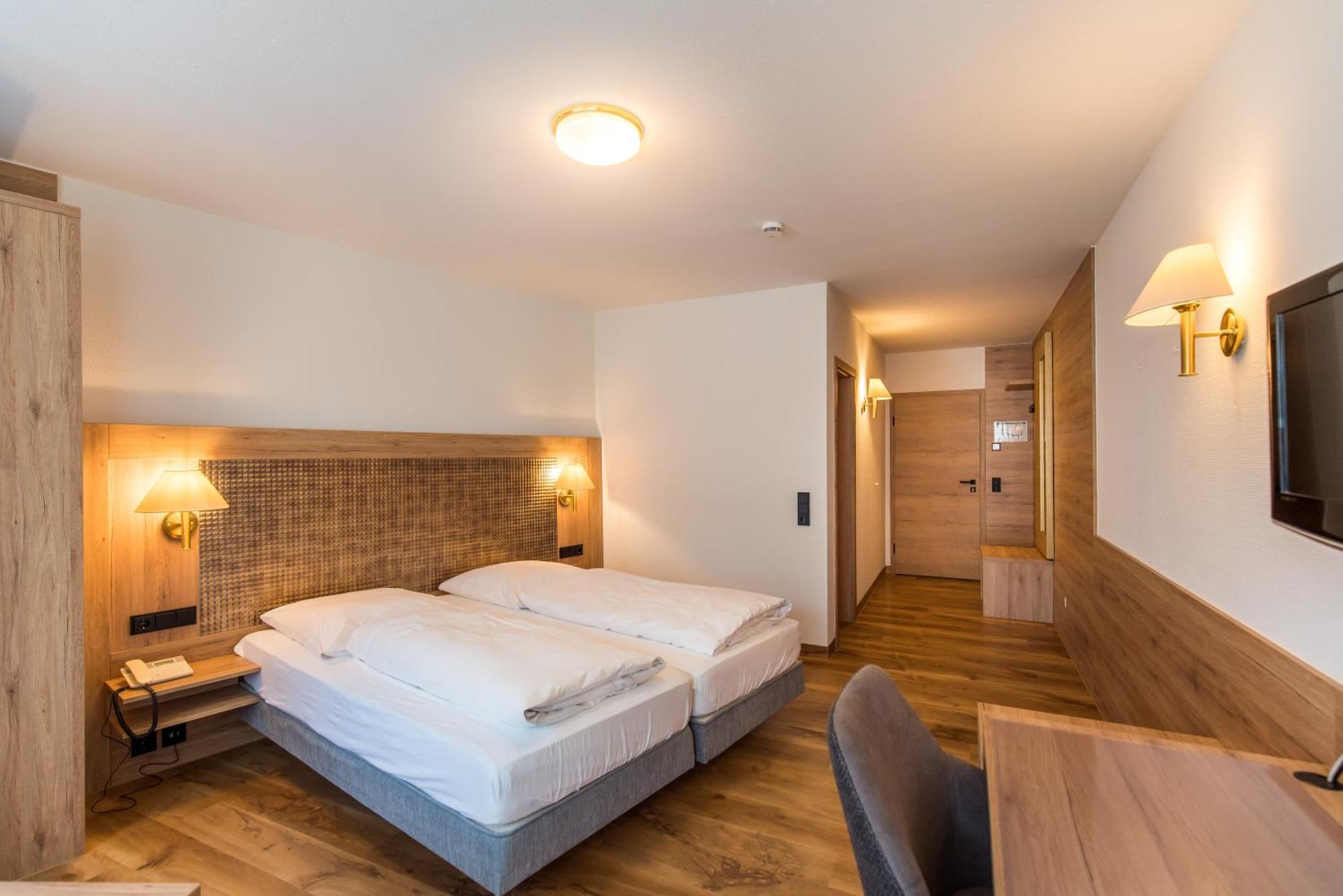 Hotel-Restaurant Heiligenstadter Hof Heiligenstadt in Oberfranken المظهر الخارجي الصورة